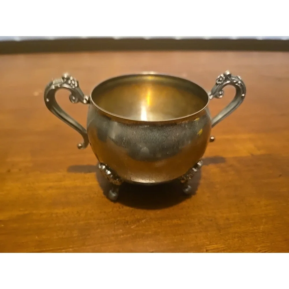 Vintage Leonard Cream and sugar with lid Silver‎ plated footed victorian